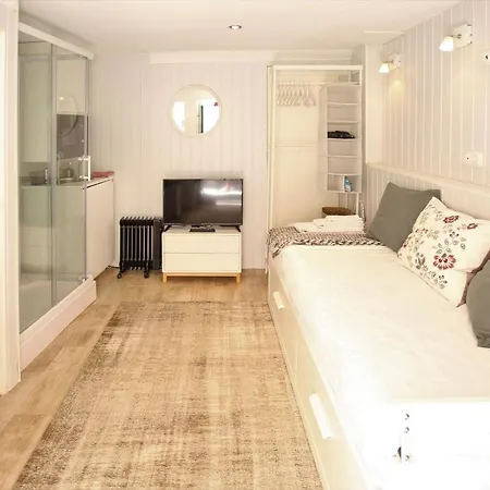 Appartamento Nomad's Castello Flats Lisbona