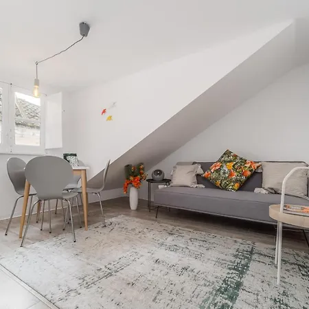 Nomad's Castello Flats *